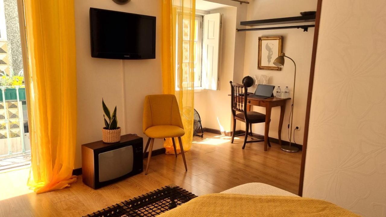 Casa Do Criativo Bed&Breakfast Almada Exteriör bild